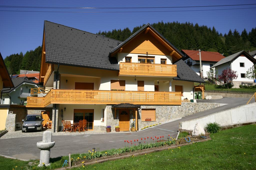 Apartments Karmen Ратече Екстер'єр фото