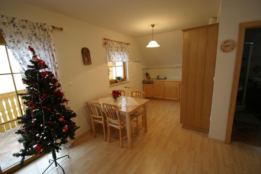 Apartments Karmen Ратече Екстер'єр фото